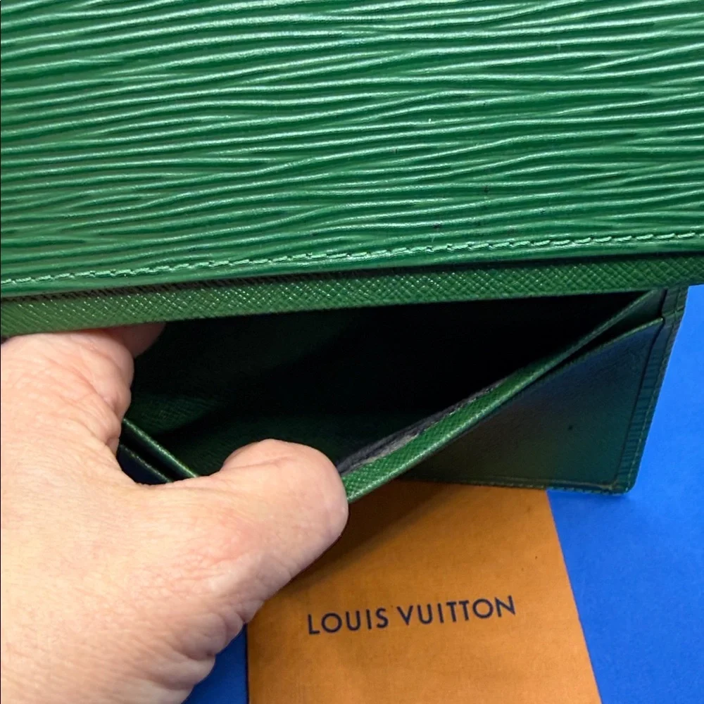 Louis Vuitton Emerald‎ Green Clutch wallet